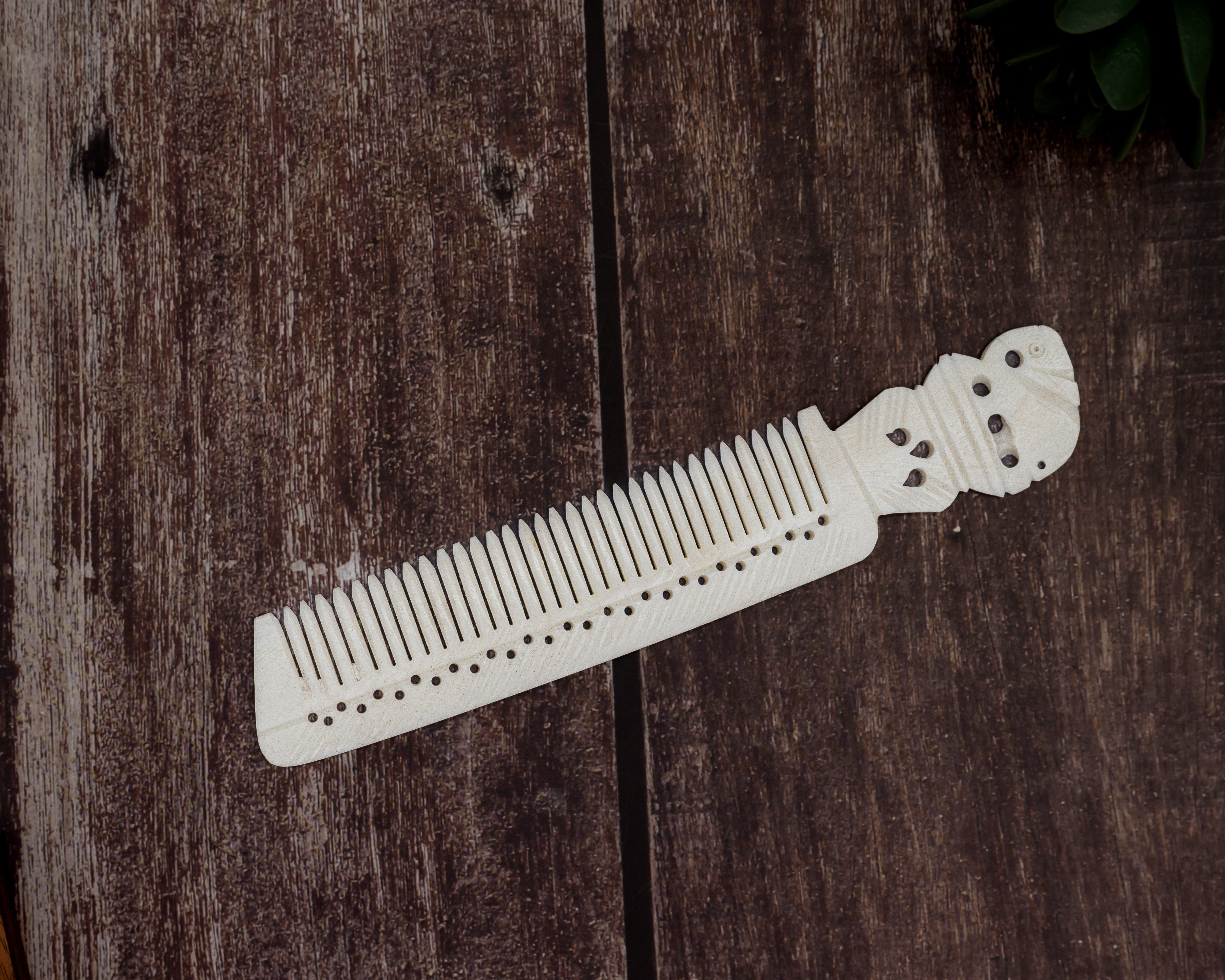 Carved Elegance Bone Comb