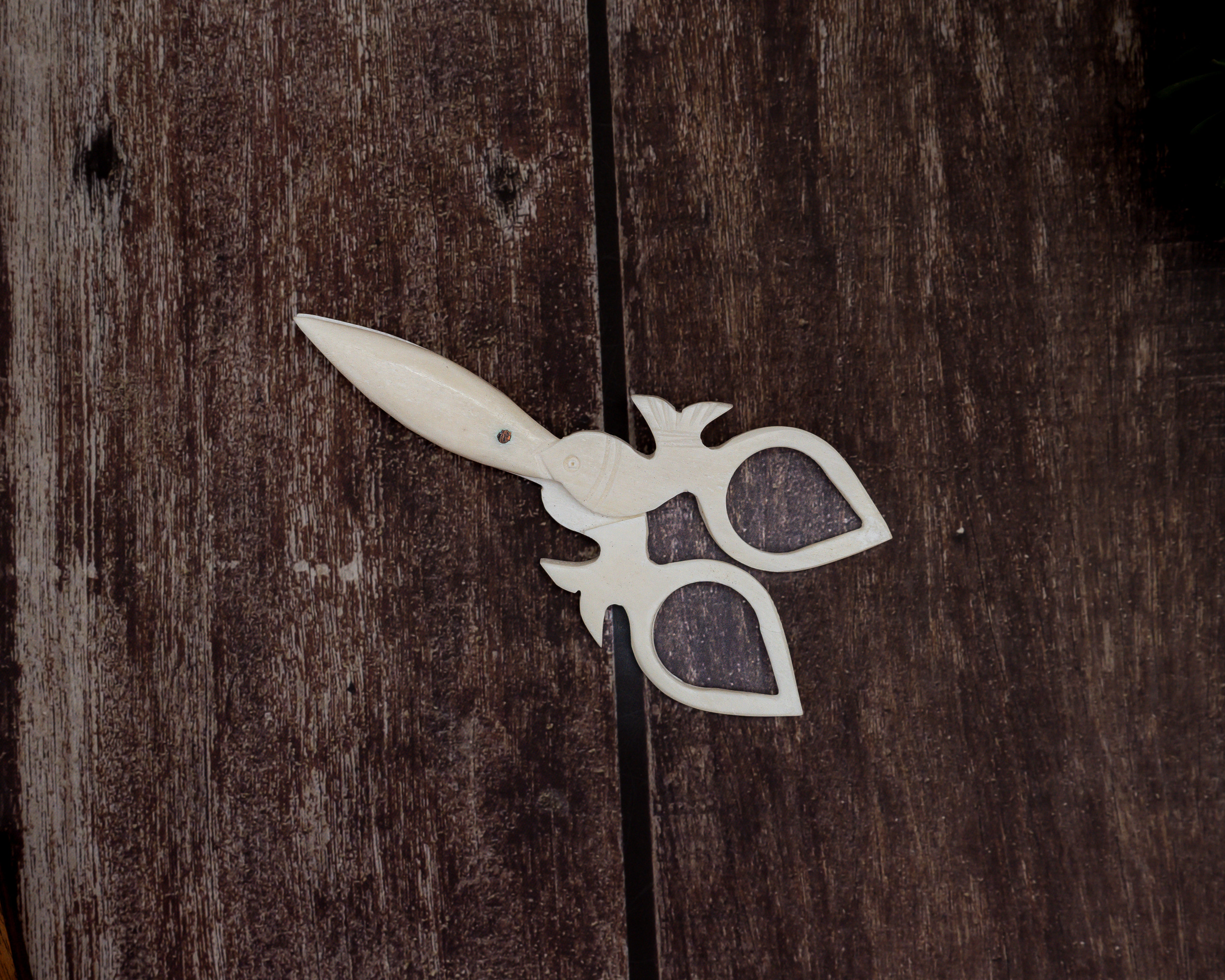 White Bone Scissor Fish Art Carving