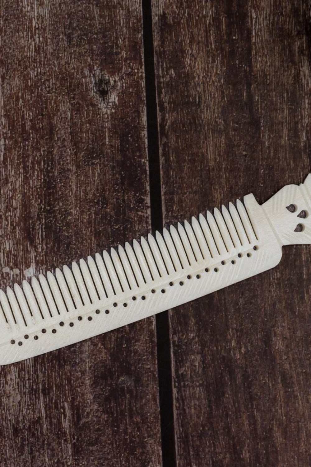 Carved Elegance Bone Comb